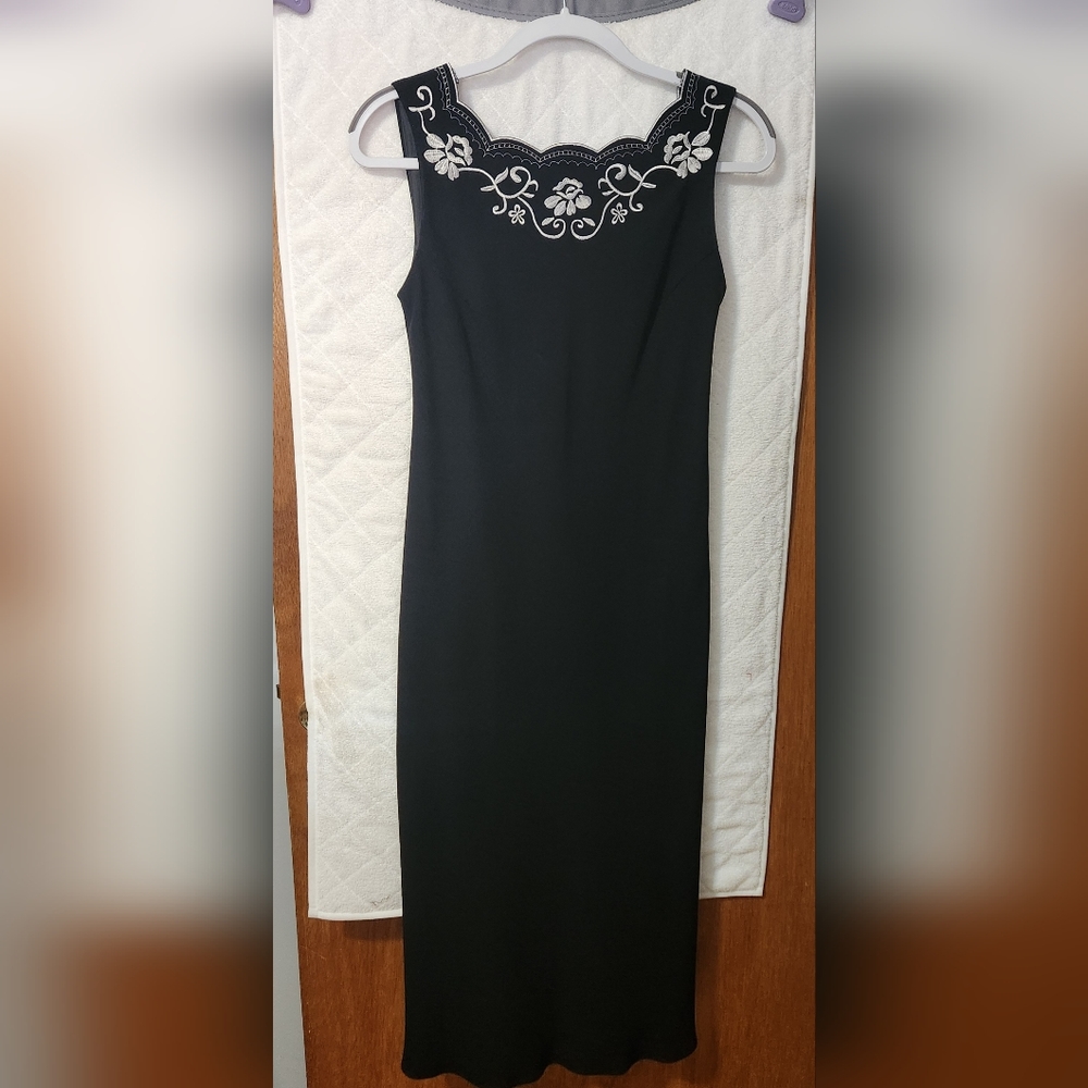 Black Sleeveless Dress